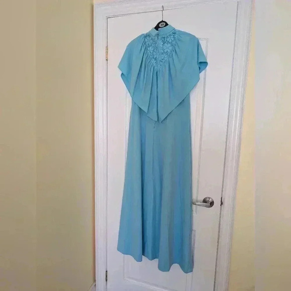 Stunning vintage blue 1970s evening  cape dress size medium - Picture 9 of 10
